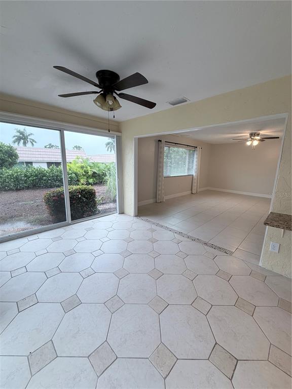 2320 AQUABLUFF PLACE UNIT V274, SARASOTA, FL — photo 4 of 15