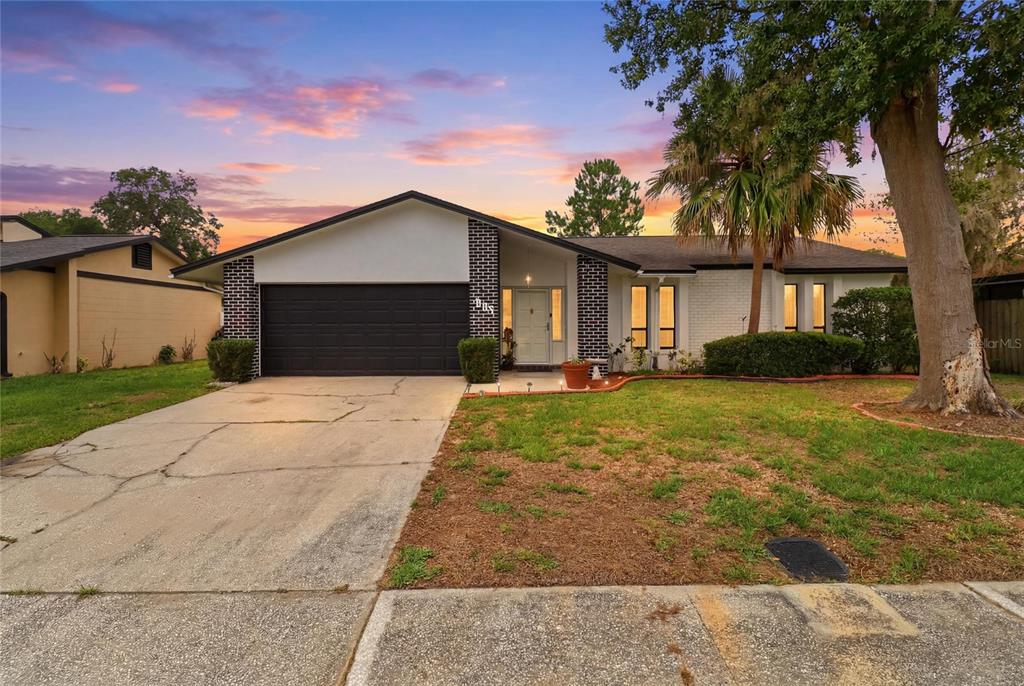 804 CENTERWOOD COURT