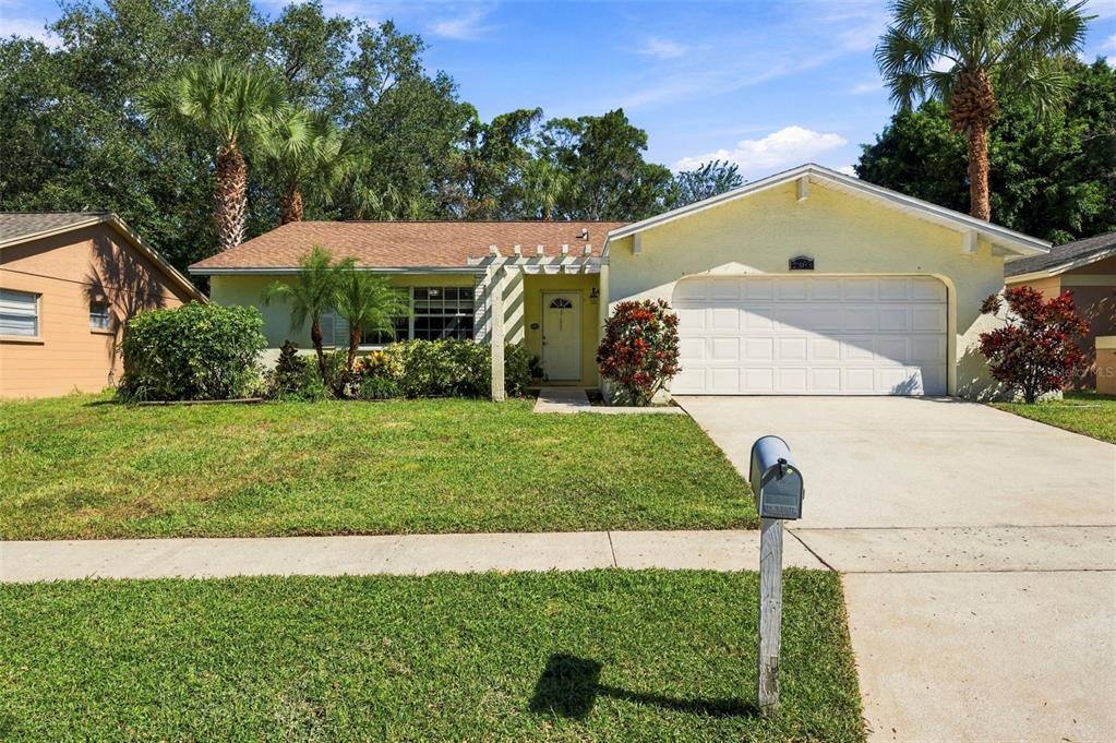 2383 GROVE VALLEY AVENUE, PALM HARBOR, FL — photo 5 of 60