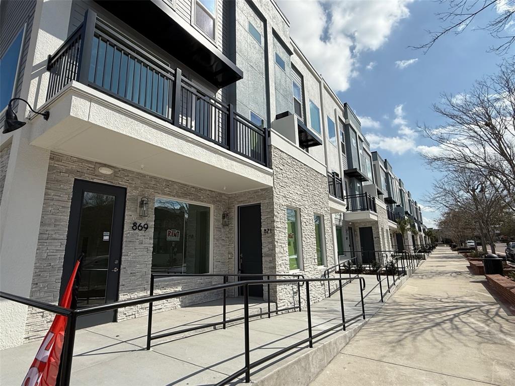 869 CITY WALK LANE