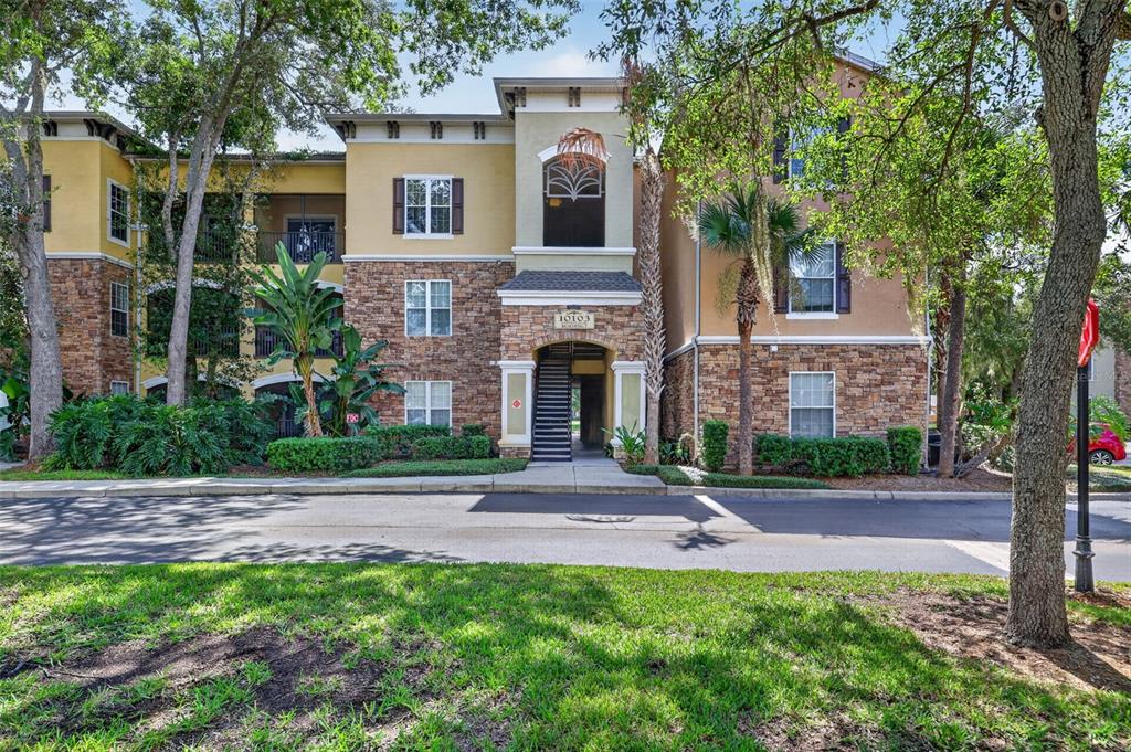 10103 COURTNEY OAKS CIRCLE UNIT 302