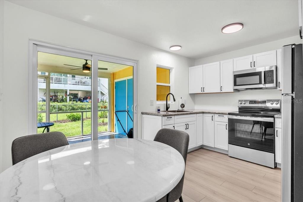 537 CAPITOL STREET, NORTH FORT MYERS, FL — photo 5 of 30