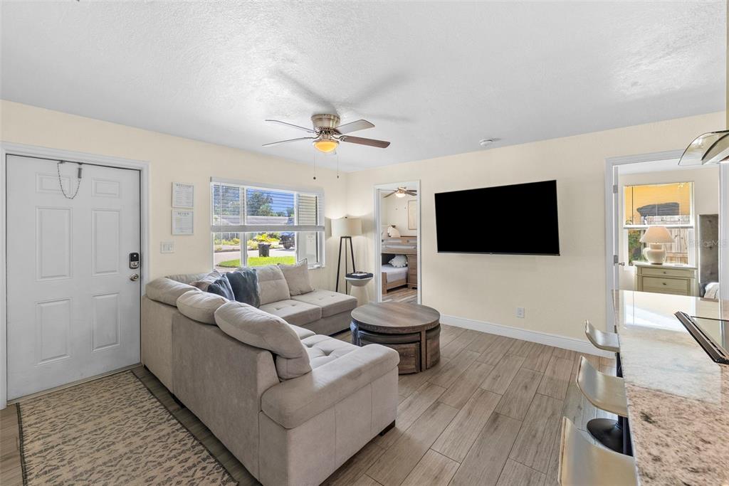 8011 26TH AVENUE N, ST PETERSBURG, FL — photo 3 of 47