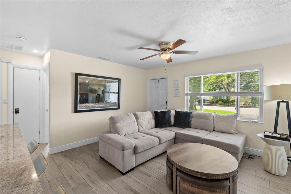 8011 26TH AVENUE N, ST PETERSBURG, FL — photo 5 of 47