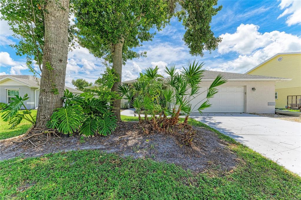 4173 PARRY DRIVE, SARASOTA, FL — photo 3 of 30