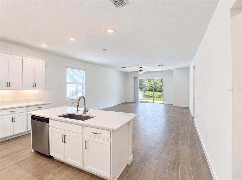 10060 BANYAN BREEZE BOULEVARD, LAND O LAKES, FL — photo 3 of 30