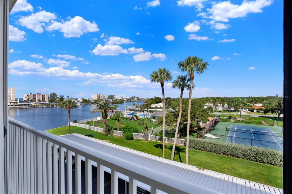 10216 REGAL DRIVE UNIT 404, LARGO, FL — photo 2 of 56