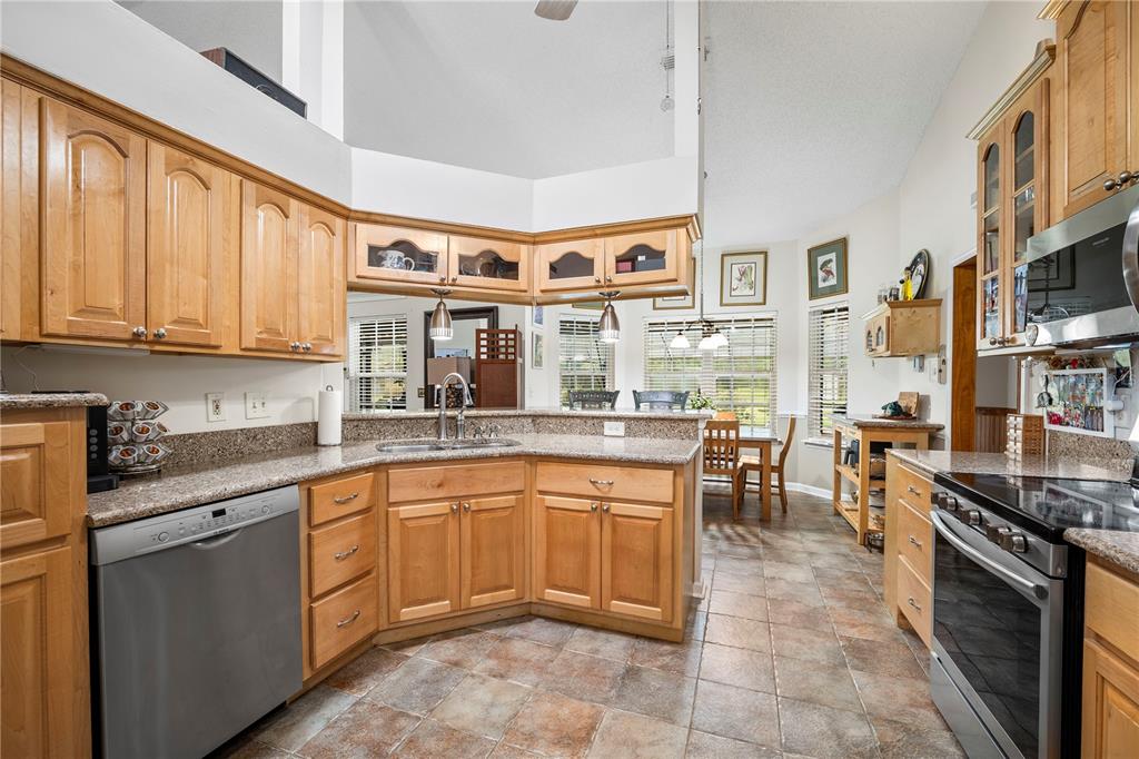 1050 ARTHUR MOORE DRIVE, GREEN COVE SPRINGS, FL — photo 5 of 30