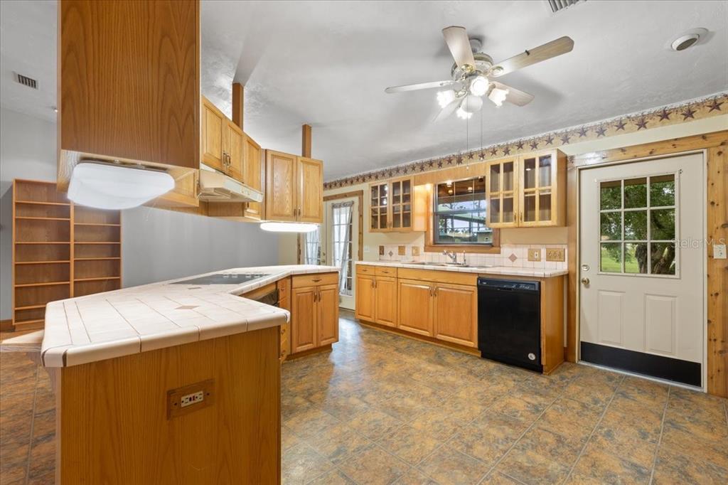 6351 SW 2ND LANE, BELL, FL — photo 4 of 30