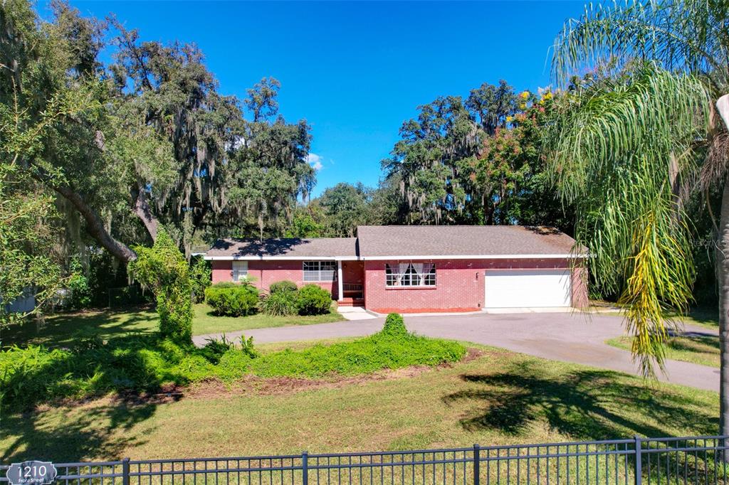 1210 FRONT STREET, VALRICO, FL — photo 5 of 58