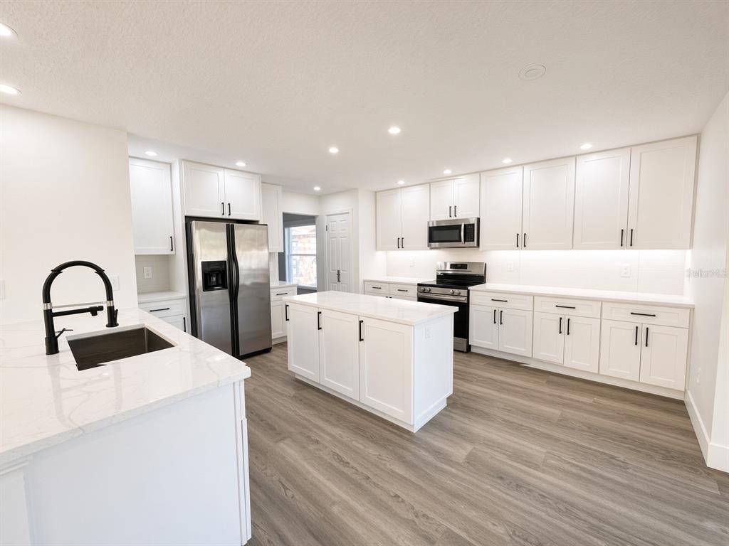 1959 WESTPOINTE CIRCLE, ORLANDO, FL — photo 3 of 54
