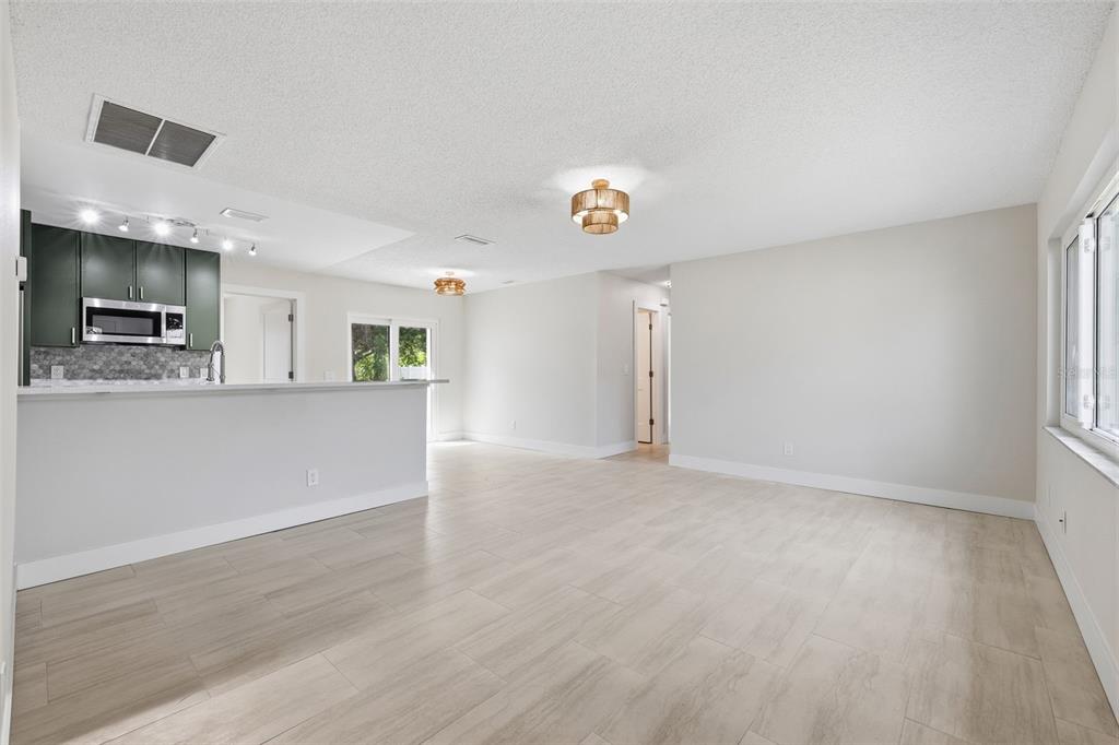2714 MARY SUE STREET SW, LARGO, FL — photo 4 of 30