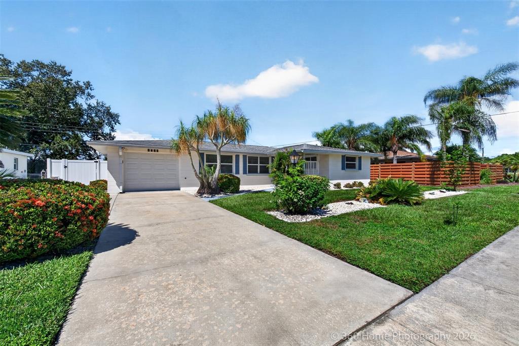 3141 REGATTA CIRCLE, SARASOTA, FL — photo 2 of 20