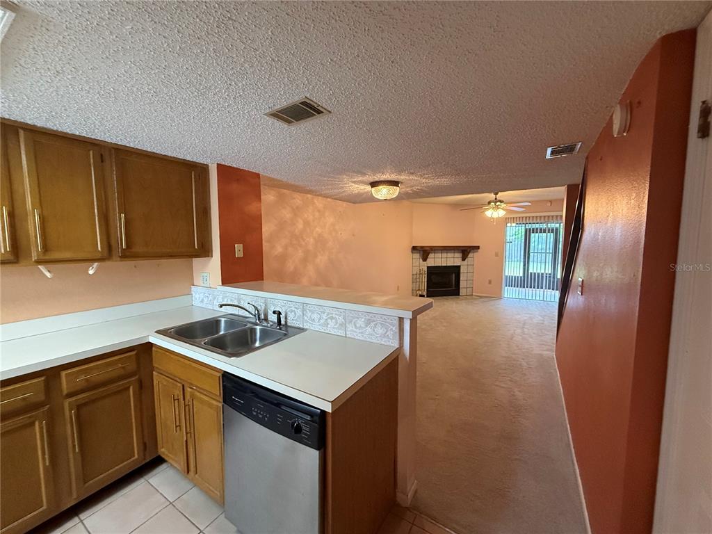 6681 121ST AVENUE UNIT G, LARGO, FL — photo 4 of 30