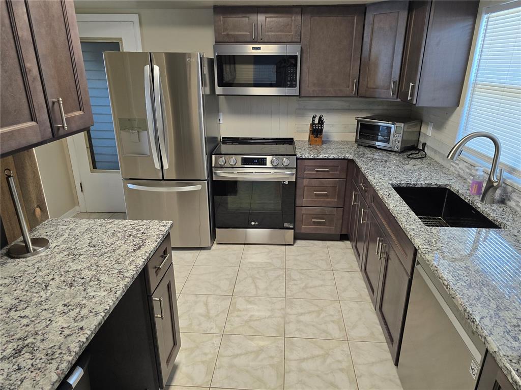 13754 TRINIDAD DRIVE, SEMINOLE, FL — photo 3 of 15