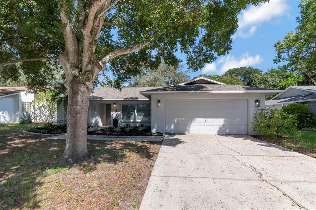 1967 BECKETT LAKE DR, CLEARWATER, FL — photo 2 of 24