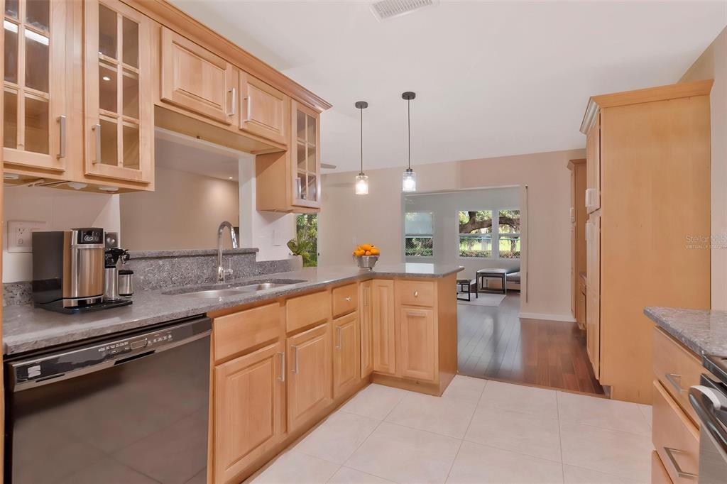 1967 BECKETT LAKE DR, CLEARWATER, FL — photo 4 of 24