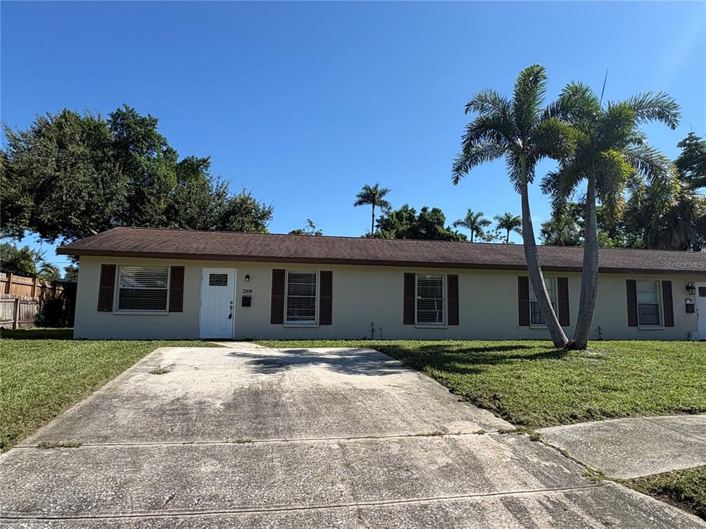 2208 16TH AVENUE W, BRADENTON, FL — photo 2 of 18