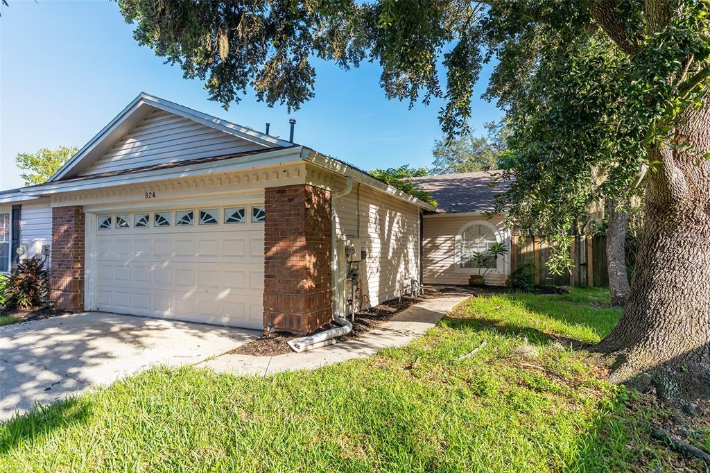 824 HILLARY COURT