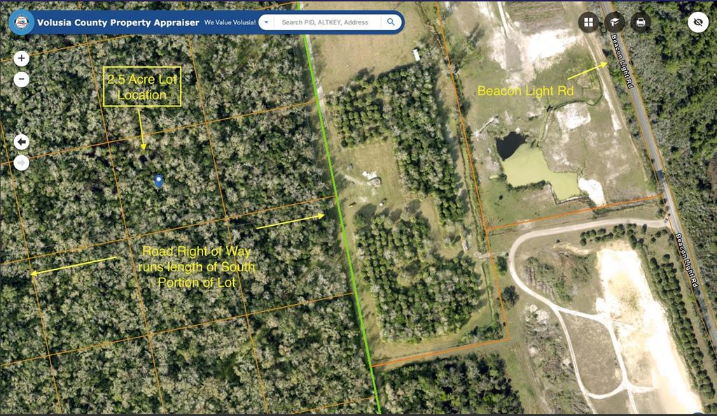 An aerial map view shows a 2.5-acre wooded lot with a road right-of-way — UNIMPROVED, OAK HILL, FL