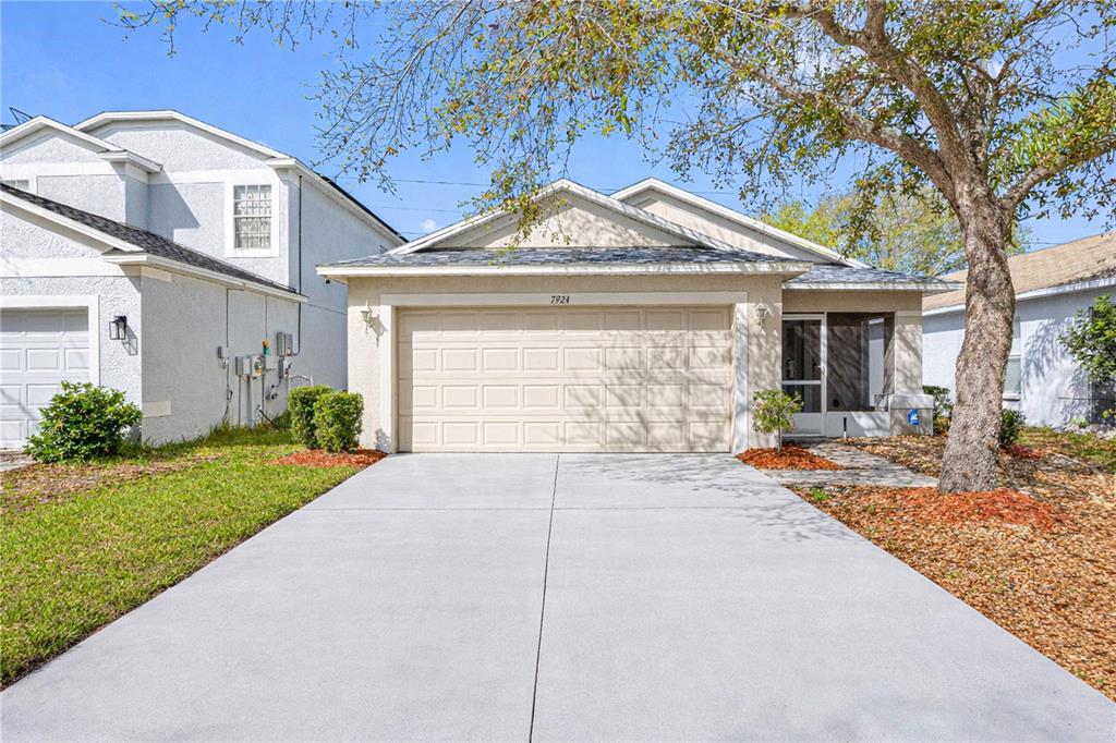7924 CARRIAGE POINTE DRIVE