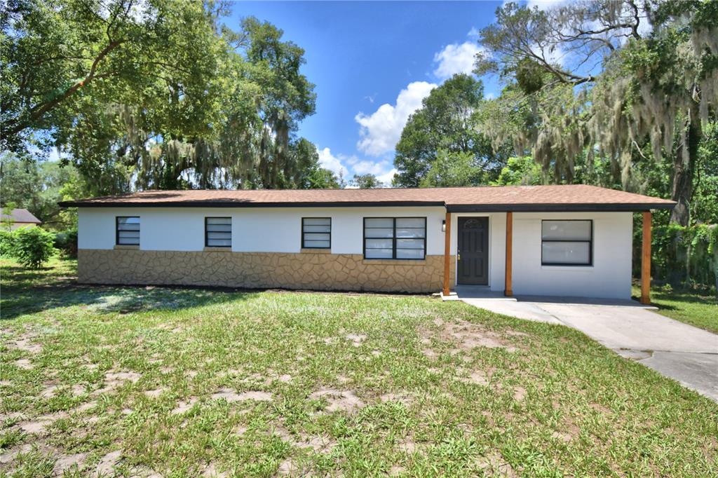 808 OAKMONT COURT