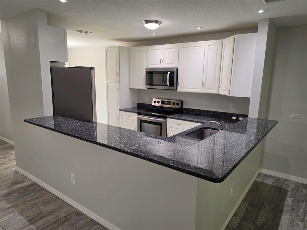 700 W CRANES CIRCLE, ALTAMONTE SPRINGS, FL — photo 5 of 17