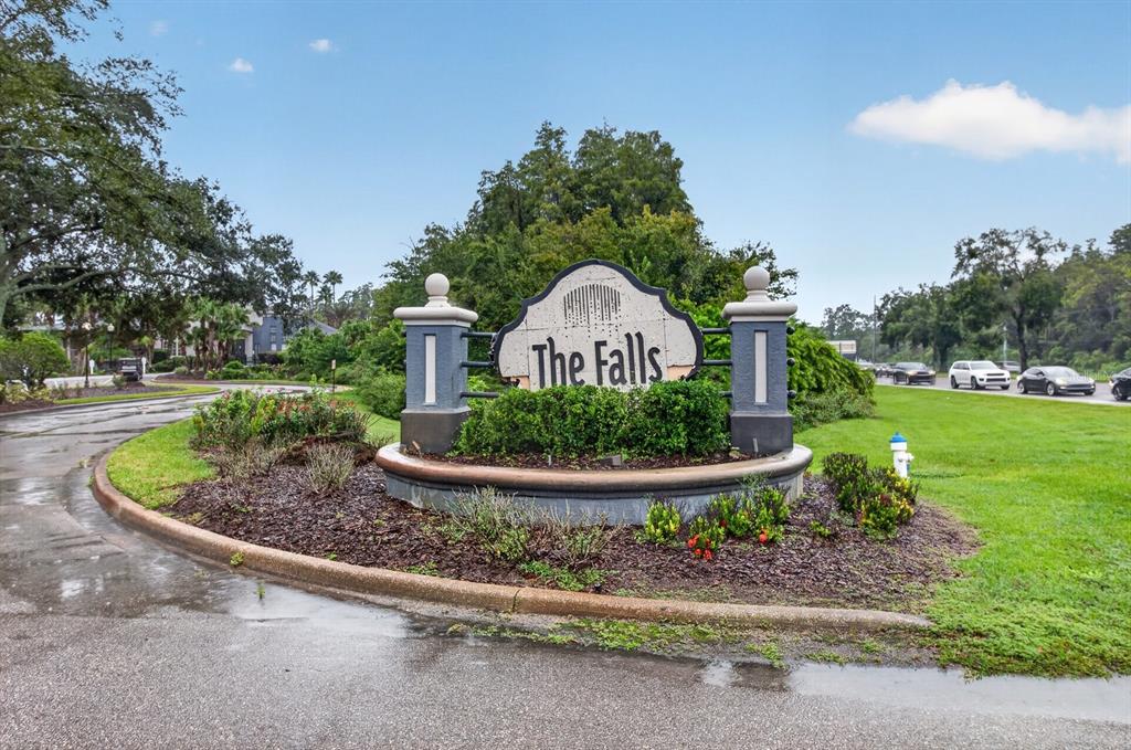 8513 ISLAND BREEZE LANE UNIT 207, TEMPLE TERRACE, FL — photo 2 of 27
