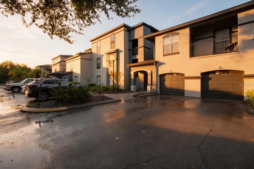 8513 ISLAND BREEZE LANE UNIT 207, TEMPLE TERRACE, FL — photo 3 of 27