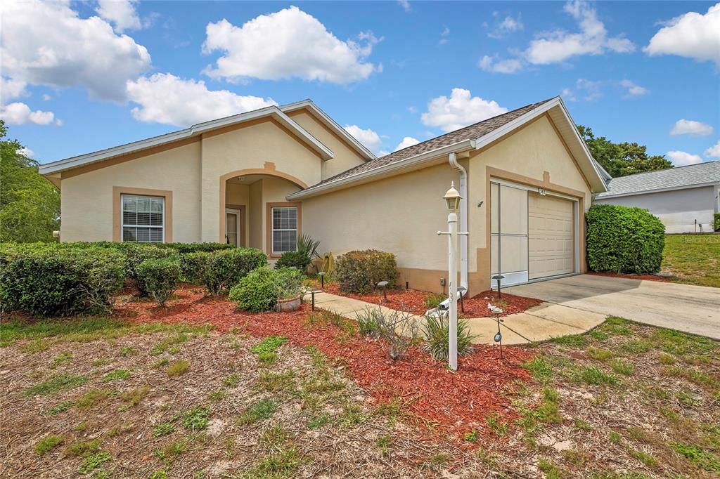 547 W HILLWOOD PATH