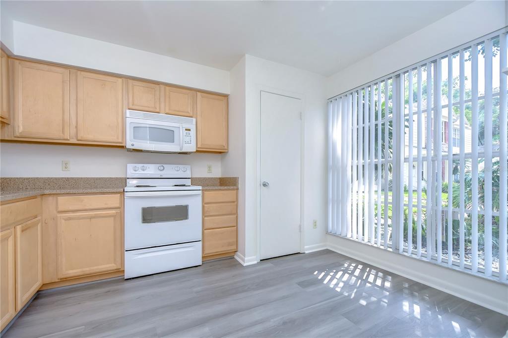 13937 FLETCHERS MILL DRIVE, TAMPA, FL — photo 5 of 30