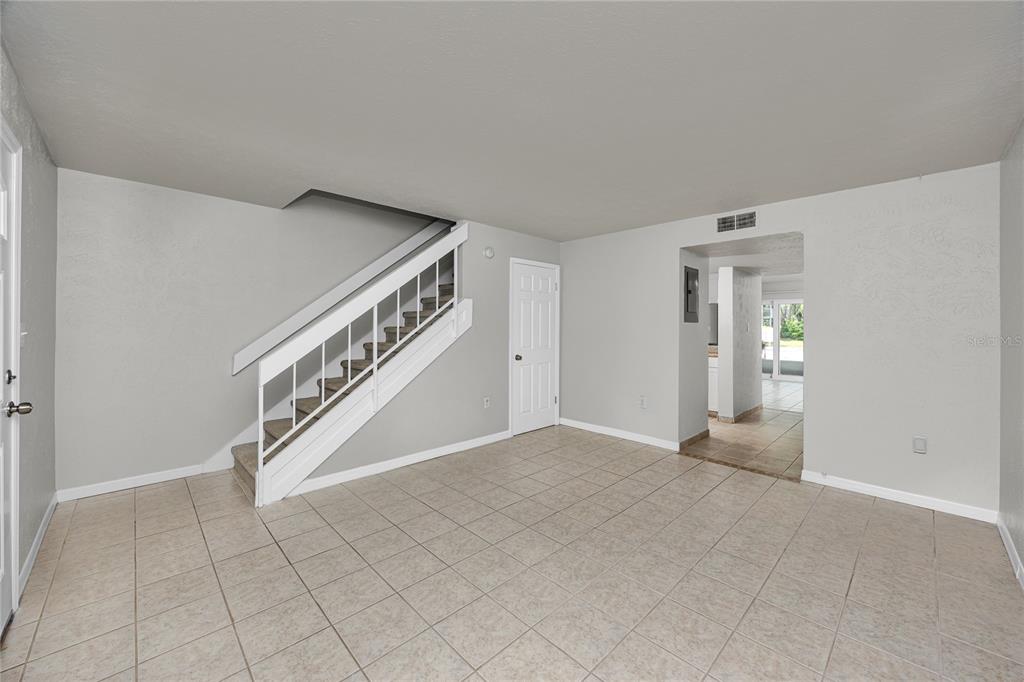 3775 40TH LANE S UNIT E, ST PETERSBURG, FL — photo 5 of 30
