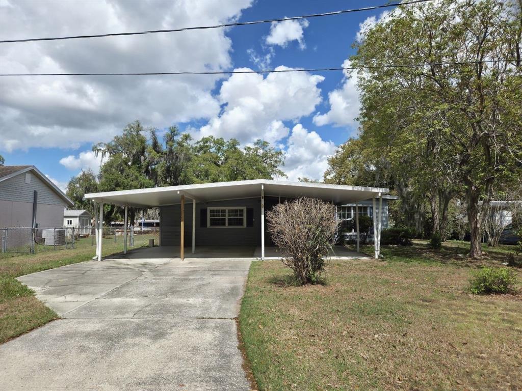640 FORREST DR