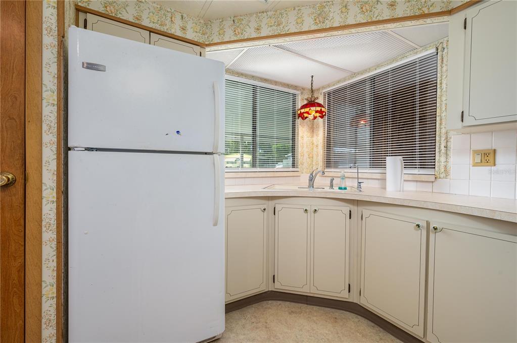 528 SKYLINE DRIVE W, LAKELAND, FL — photo 5 of 24