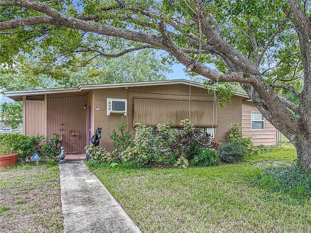 910 W VILLAGE DRIVE