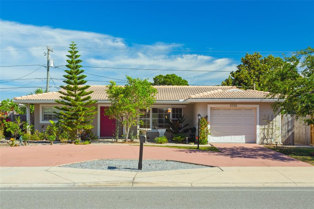 2132 GREENBRIAR BOULEVARD