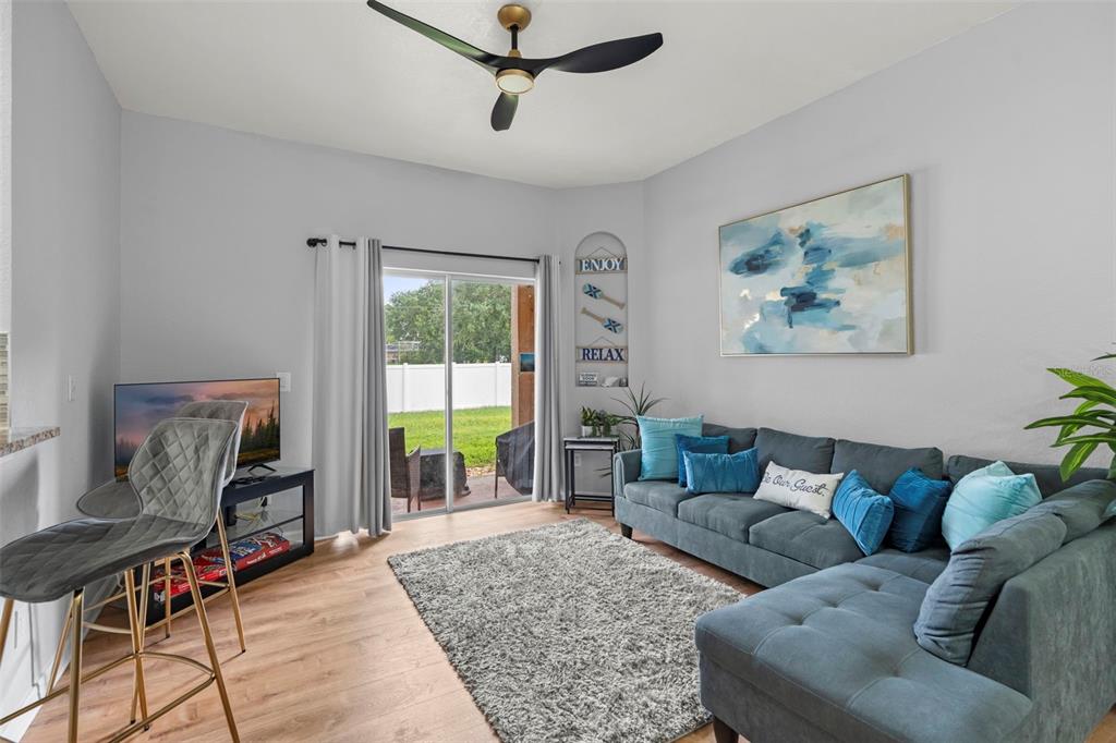 550 CALABRIA AVENUE, DAVENPORT, FL — photo 4 of 30