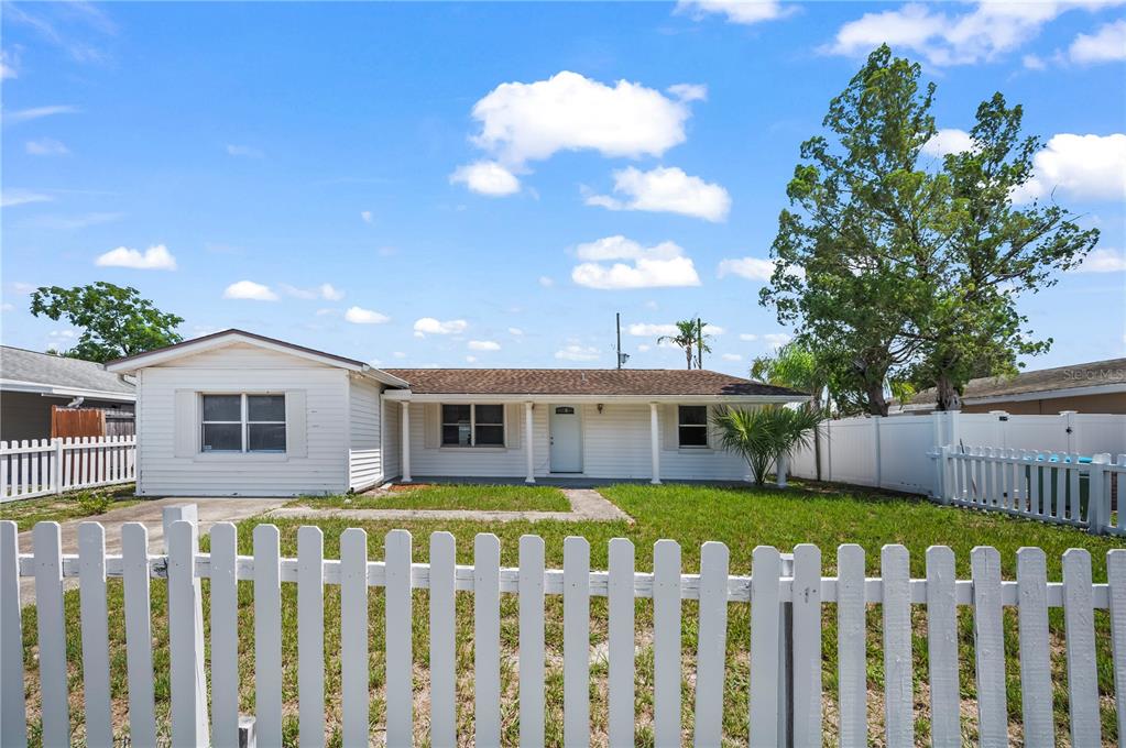 405 N HAWTHORN CIRCLE