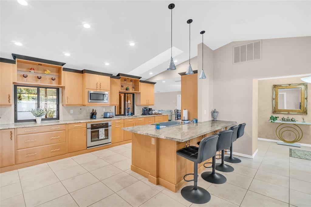 1374 VIEWTOP DRIVE, CLEARWATER, FL — photo 4 of 30