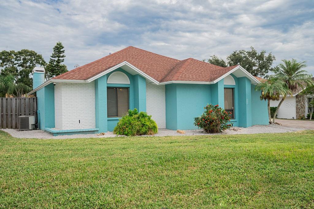 8004 NW 11TH AVENUE, BRADENTON, FL — photo 4 of 30
