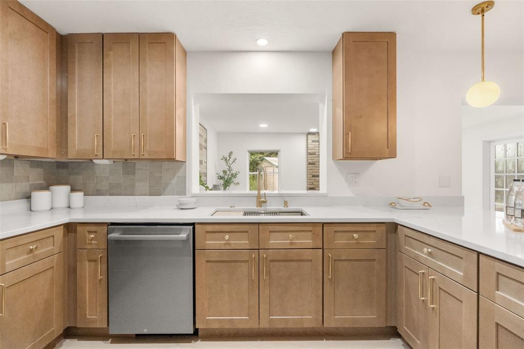616 LAKE HOWELL ROAD, MAITLAND, FL — photo 4 of 30
