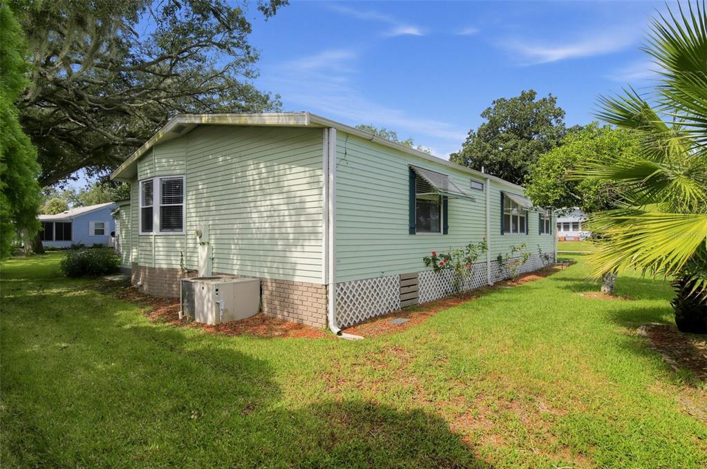 1537 E SCHWARTZ BOULEVARD, LADY LAKE, FL — photo 4 of 30