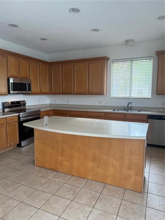 2720 AMANDA KAY WAY, KISSIMMEE, FL — photo 4 of 7
