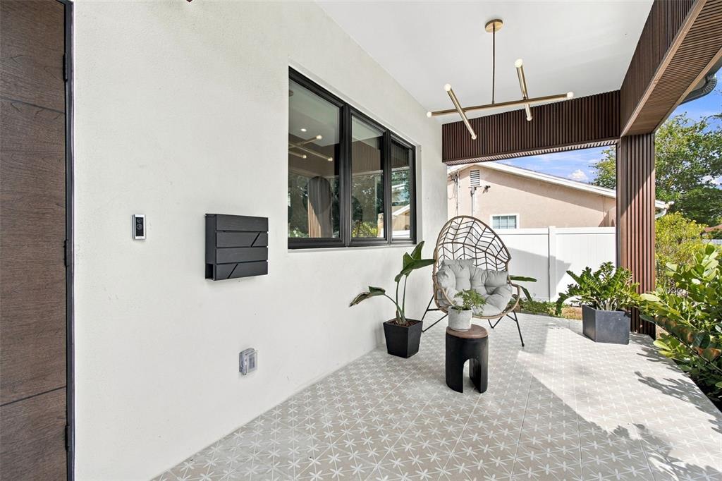 3721 6TH AVENUE N, ST PETERSBURG, FL — photo 4 of 65