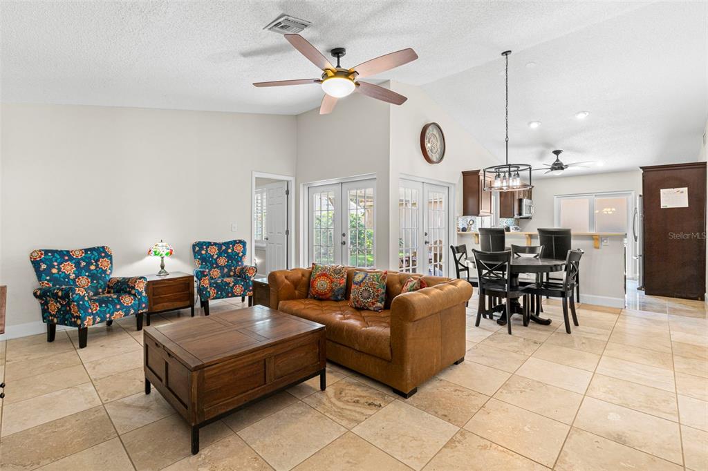 495 ST TROPEZ CIRCLE NE, ST PETERSBURG, FL — photo 3 of 31