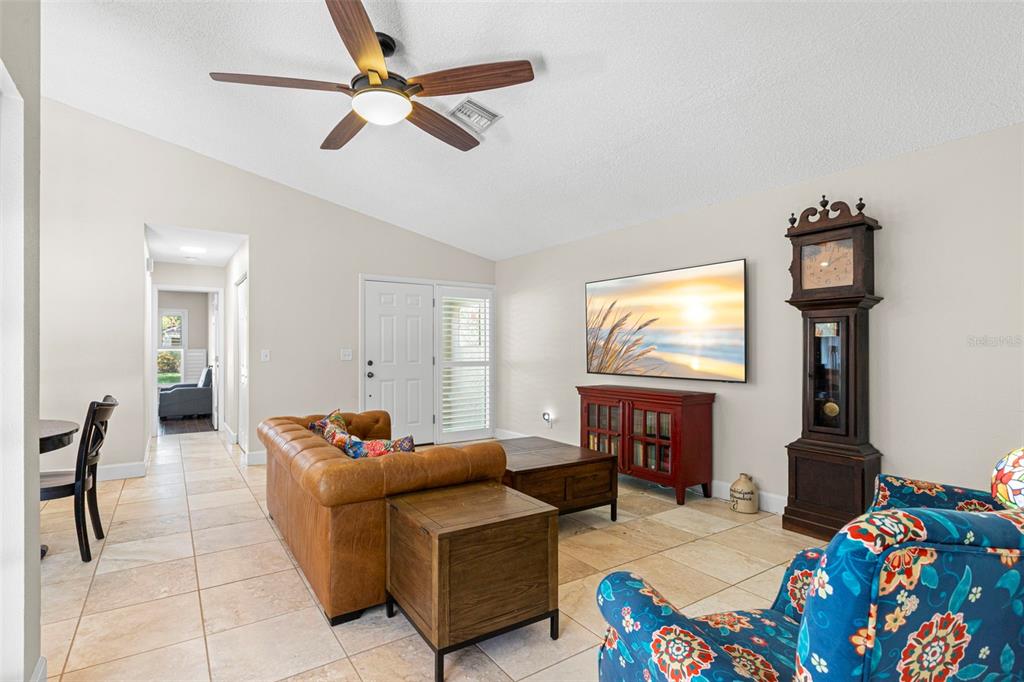 495 ST TROPEZ CIRCLE NE, ST PETERSBURG, FL — photo 5 of 31