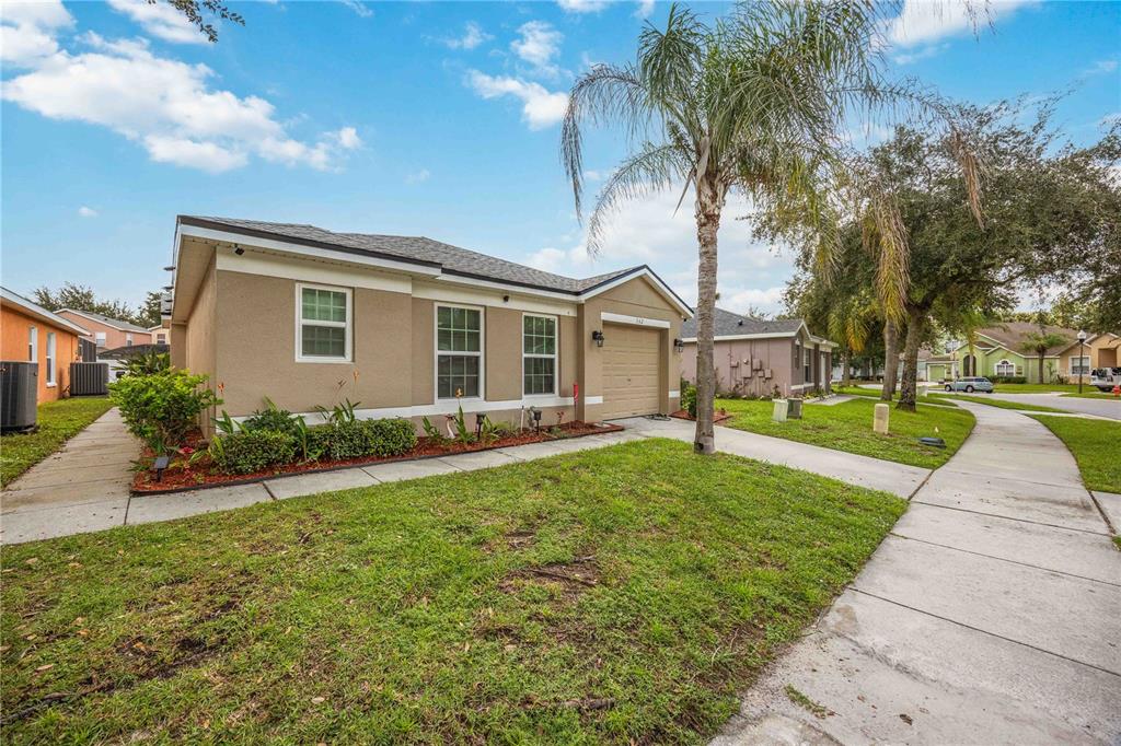 332 SCRUB JAY WAY, DAVENPORT, FL — photo 2 of 24