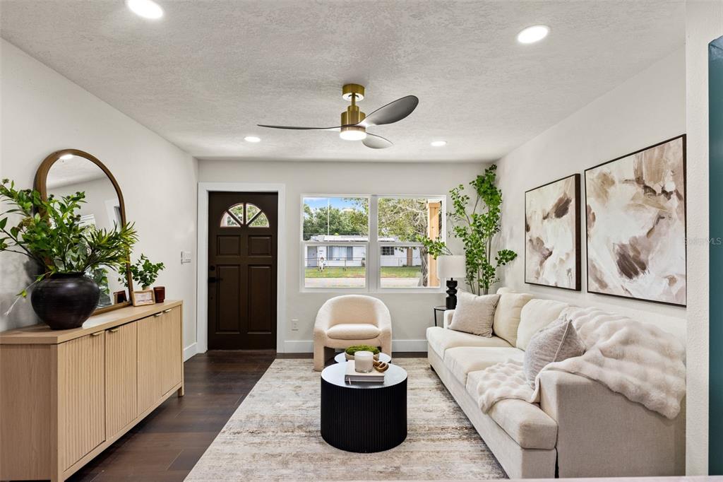 6810 13TH STREET N, ST PETERSBURG, FL — photo 4 of 32
