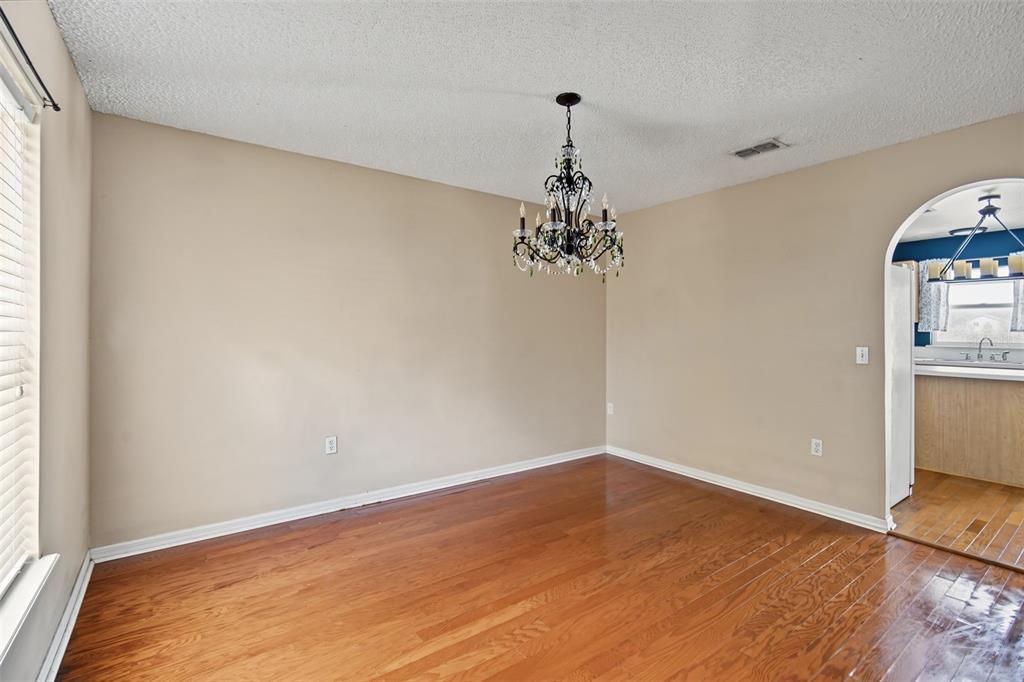 12927 LAKE VISTA DRIVE, GIBSONTON, FL — photo 5 of 37