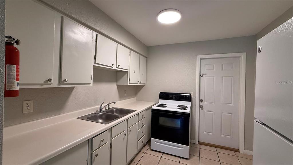 213 DR MARTIN LUTHER KING JR AVENUE, WILDWOOD, FL — photo 2 of 10